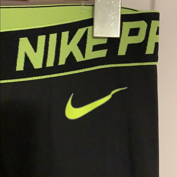 Nike Dri Fit workout tights - Picture 4 of 7